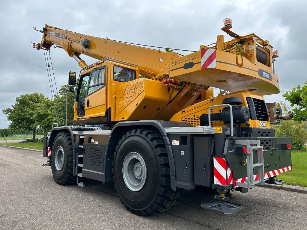 XCMG XCR70_E - Cẩu bánh lốp: hình 2 XCMG XCR70_E - Cẩu bánh lốp: hình 2