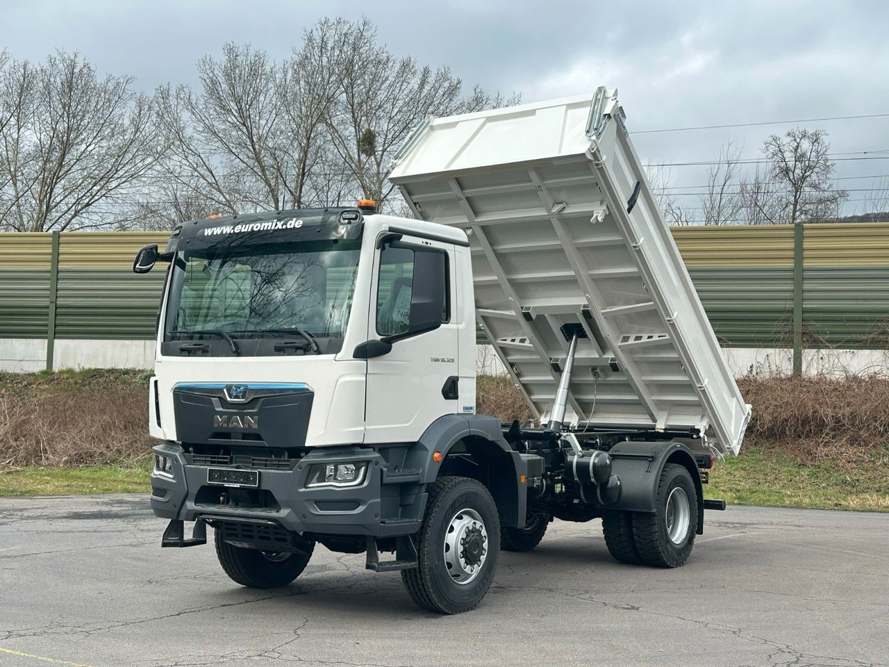MAN TGM 18.320 4X4 Euro 6e Euromix 3-Seiten-Kipper - Xe ben: hình 2 MAN TGM 18.320 4X4 Euro 6e Euromix 3-Seiten-Kipper - Xe ben: hình 2