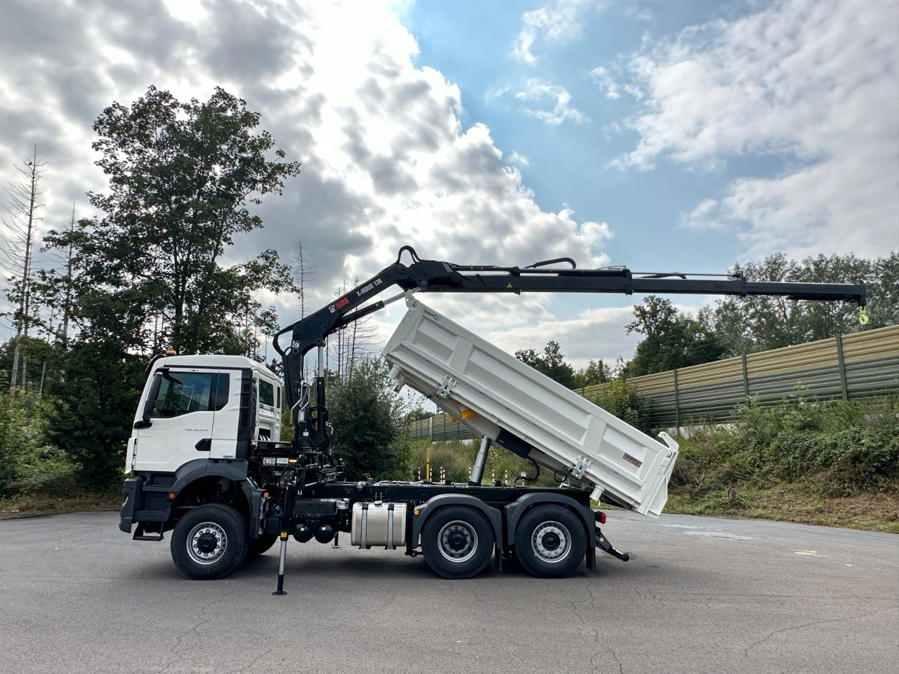 MAN TGS 28.440 6x4-4/3-Seiten- Kipper / Hiab 138-3 - Xe ben, Xe cẩu tự hành: hình 1 MAN TGS 28.440 6x4-4/3-Seiten- Kipper / Hiab 138-3 - Xe ben, Xe cẩu tự hành: hình 1