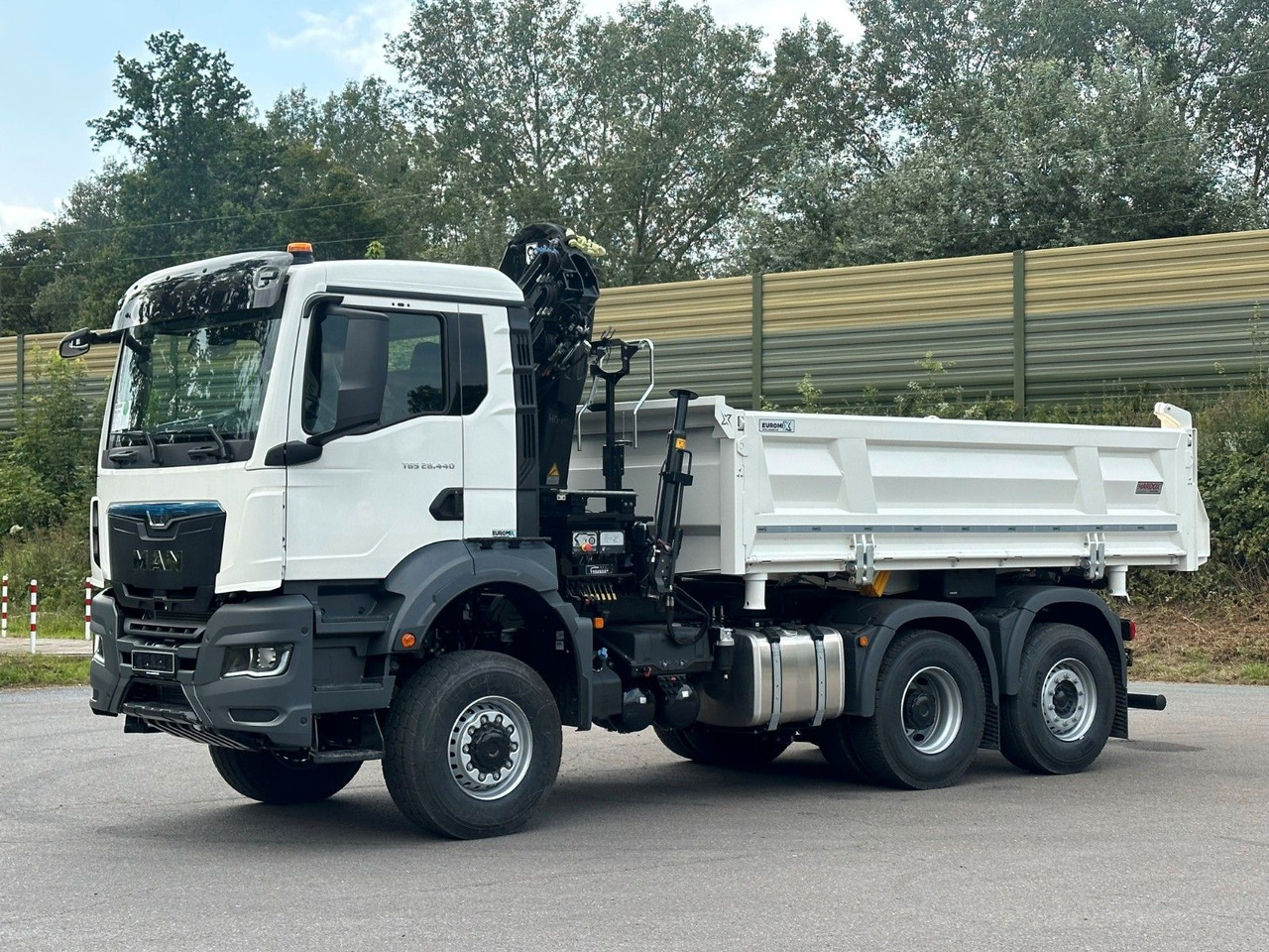 MAN TGS 28.440 6x4-4/3-Seiten- Kipper / Hiab 138-3 - Xe ben, Xe cẩu tự hành: hình 2 MAN TGS 28.440 6x4-4/3-Seiten- Kipper / Hiab 138-3 - Xe ben, Xe cẩu tự hành: hình 2