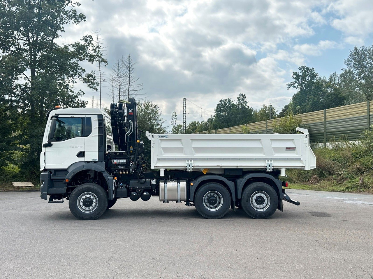 MAN TGS 28.440 6x4-4/3-Seiten- Kipper / Hiab 138-3 - Xe ben, Xe cẩu tự hành: hình 3 MAN TGS 28.440 6x4-4/3-Seiten- Kipper / Hiab 138-3 - Xe ben, Xe cẩu tự hành: hình 3