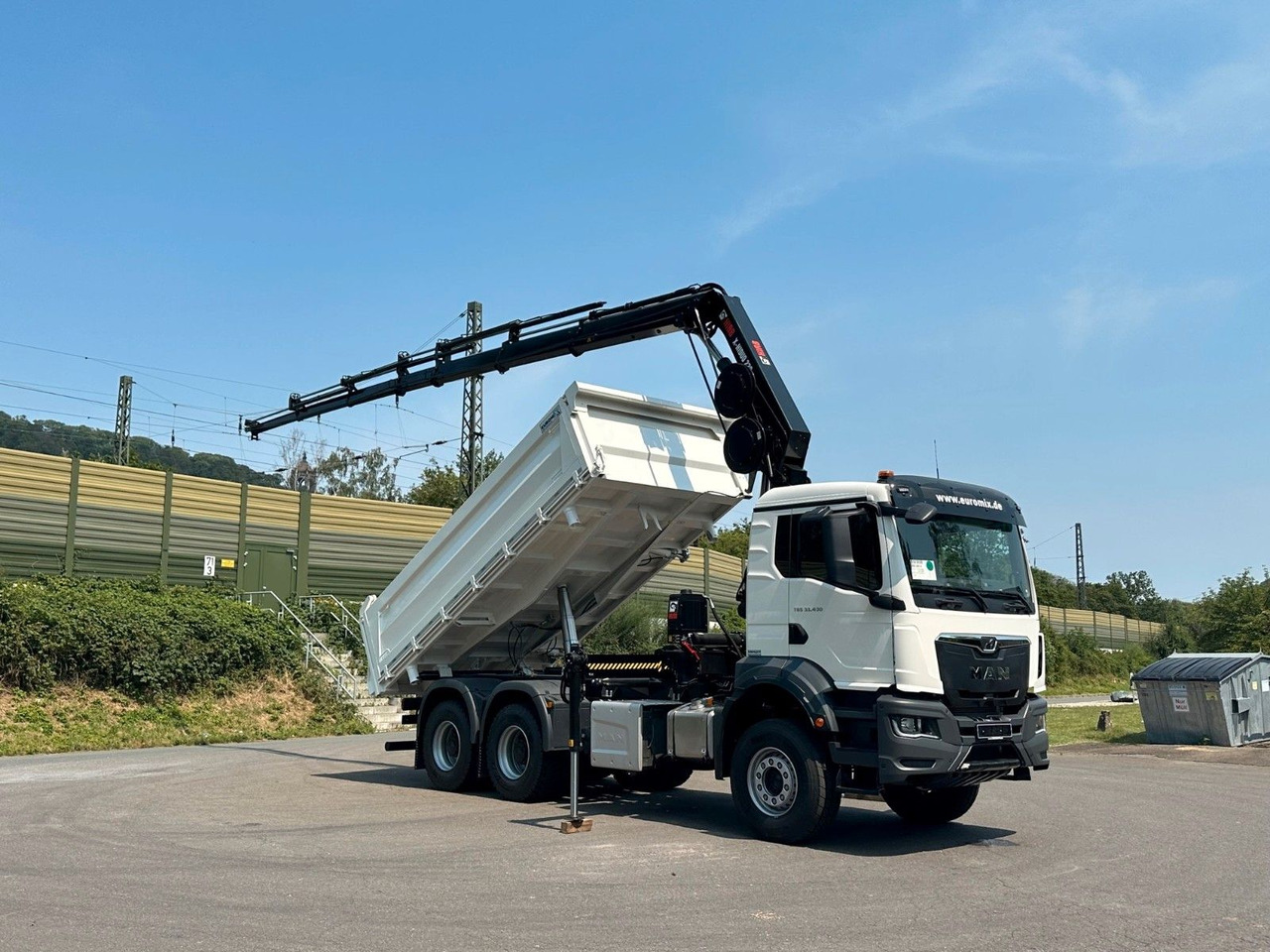 Xe ben, Xe cẩu tự hành MAN TGS 33.440 6x4 /3-Seiten- Kipper /  HIAB 228-6: hình 10