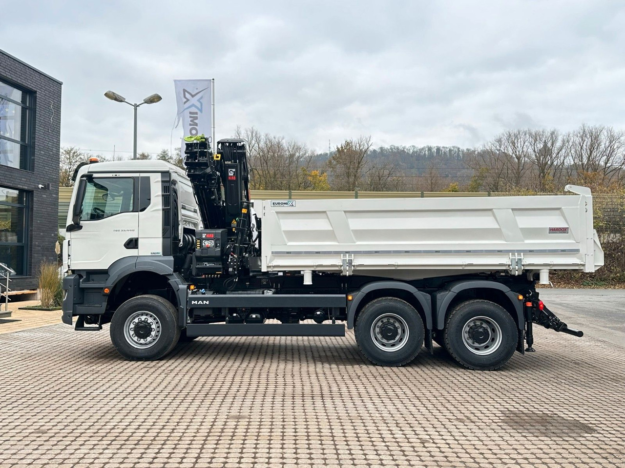 MAN TGS 33.440 6x6 /3-Seiten- Kipper / Kran HIAB 302 - Xe ben, Xe cẩu tự hành: hình 3 MAN TGS 33.440 6x6 /3-Seiten- Kipper / Kran HIAB 302 - Xe ben, Xe cẩu tự hành: hình 3