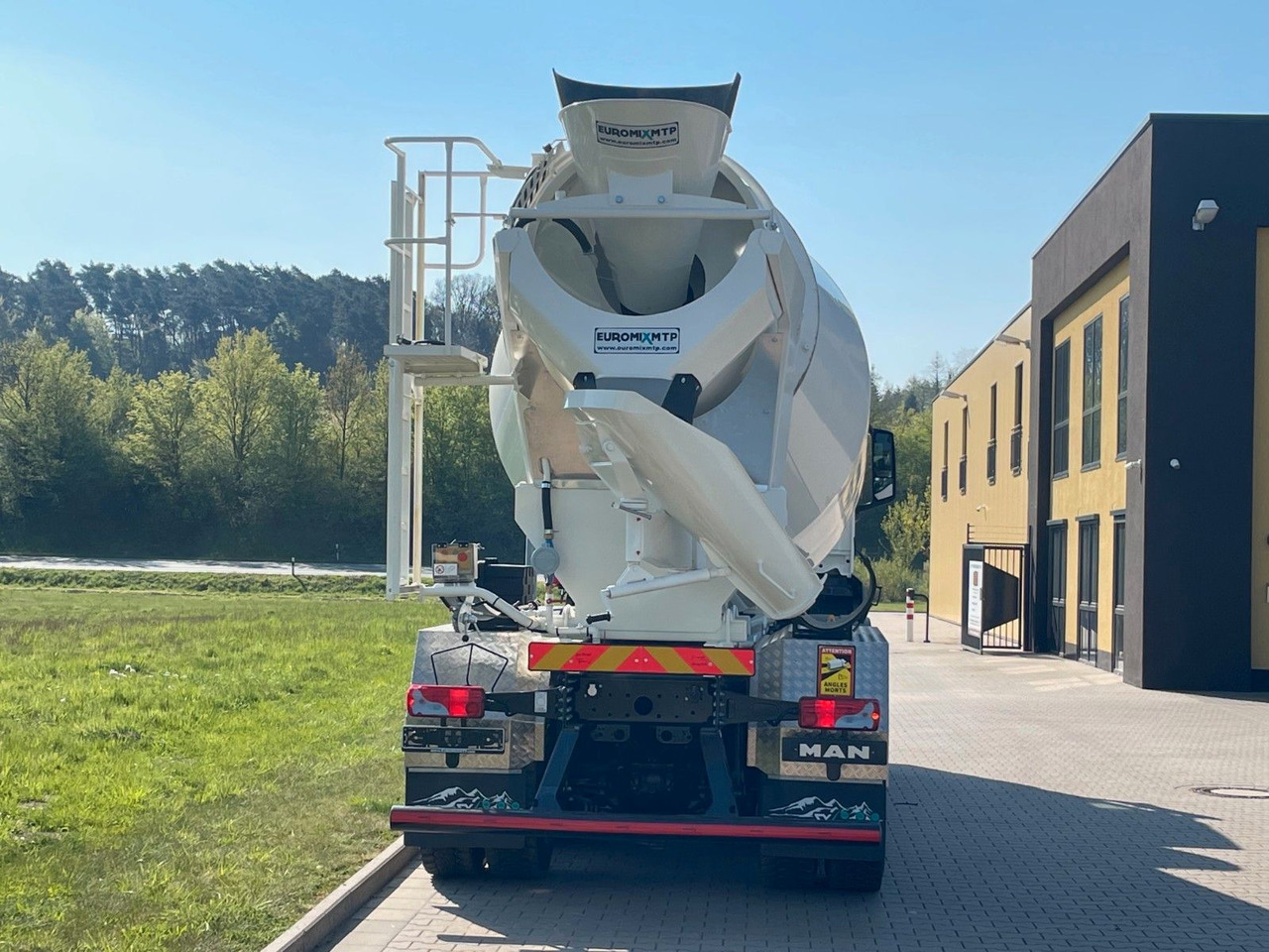 MAN TGS 35.470 8x4 EuromixMTP EM 10 L 10xVORHANDEN - Xe trộn bê tông: hình 5 MAN TGS 35.470 8x4 EuromixMTP EM 10 L 10xVORHANDEN - Xe trộn bê tông: hình 5