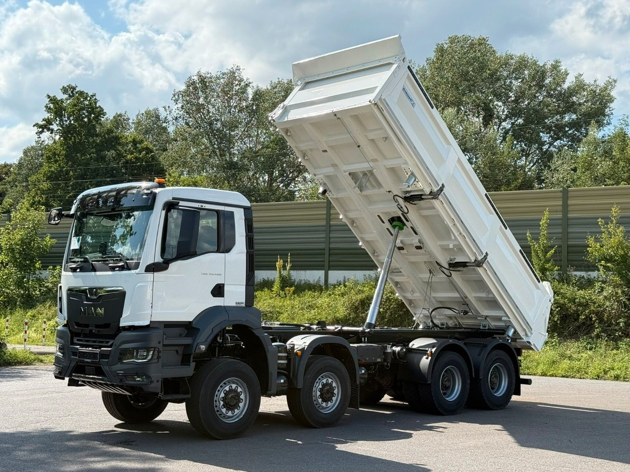 MAN TGS 35.480 8x8 EuromixMTP 3-Seiten-Kipper - Xe ben: hình 1 MAN TGS 35.480 8x8 EuromixMTP 3-Seiten-Kipper - Xe ben: hình 1