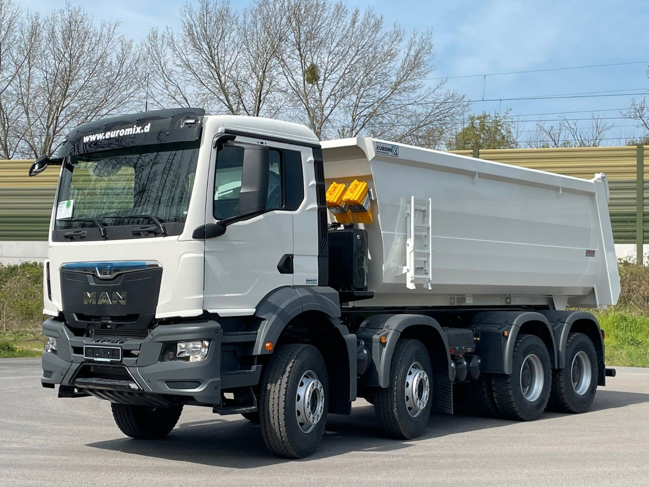 MAN TGS 41.400 8x4 / EUROMIX MTP 20m³/ EURO2 Kipper - Xe ben: hình 2 MAN TGS 41.400 8x4 / EUROMIX MTP 20m³/ EURO2 Kipper - Xe ben: hình 2