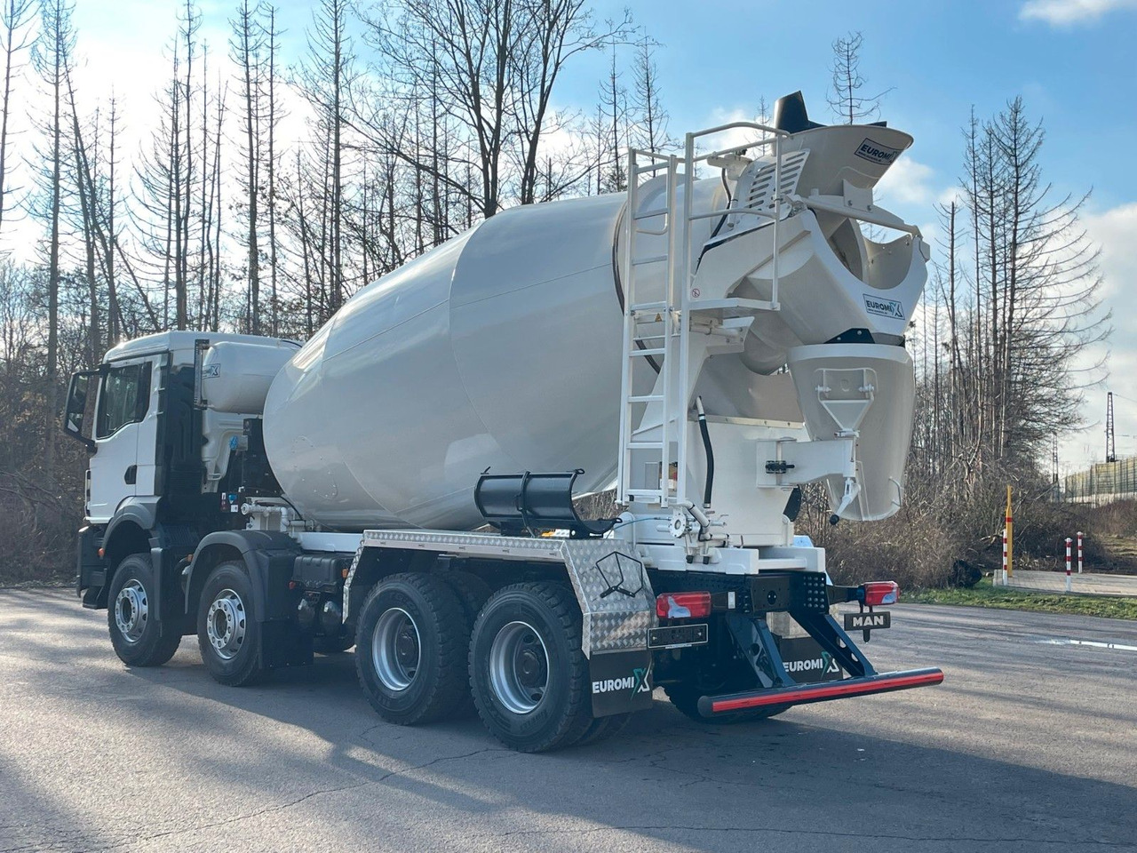 MAN TGS 41.400 8x4 / EuromixMTP EM 10m³ R / EURO 2 - Xe trộn bê tông: hình 5 MAN TGS 41.400 8x4 / EuromixMTP EM 10m³ R / EURO 2 - Xe trộn bê tông: hình 5