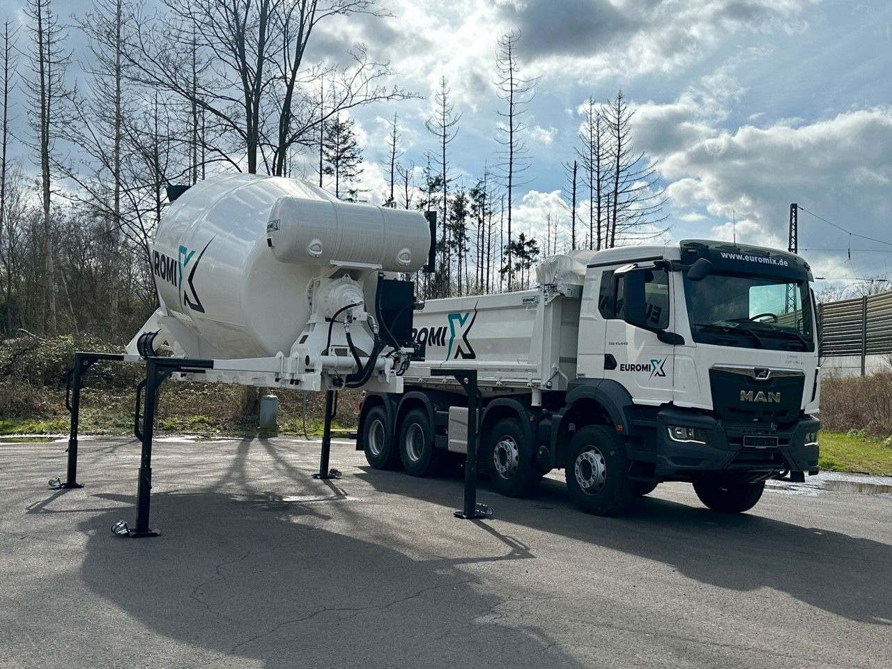 MAN TGS 41.440 8x4 WECHSELSYSTEM KIPPER+MISCHER - Xe trộn bê tông: hình 4 MAN TGS 41.440 8x4 WECHSELSYSTEM KIPPER+MISCHER - Xe trộn bê tông: hình 4