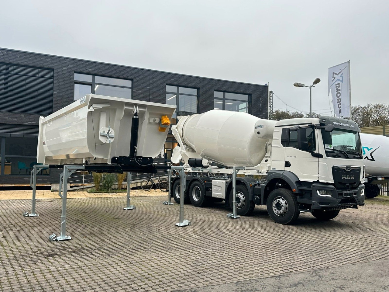 MAN TGS 41.480 8x4 WECHSELSYSTEM KIPPER+MISCHER - Xe trộn bê tông: hình 1 MAN TGS 41.480 8x4 WECHSELSYSTEM KIPPER+MISCHER - Xe trộn bê tông: hình 1