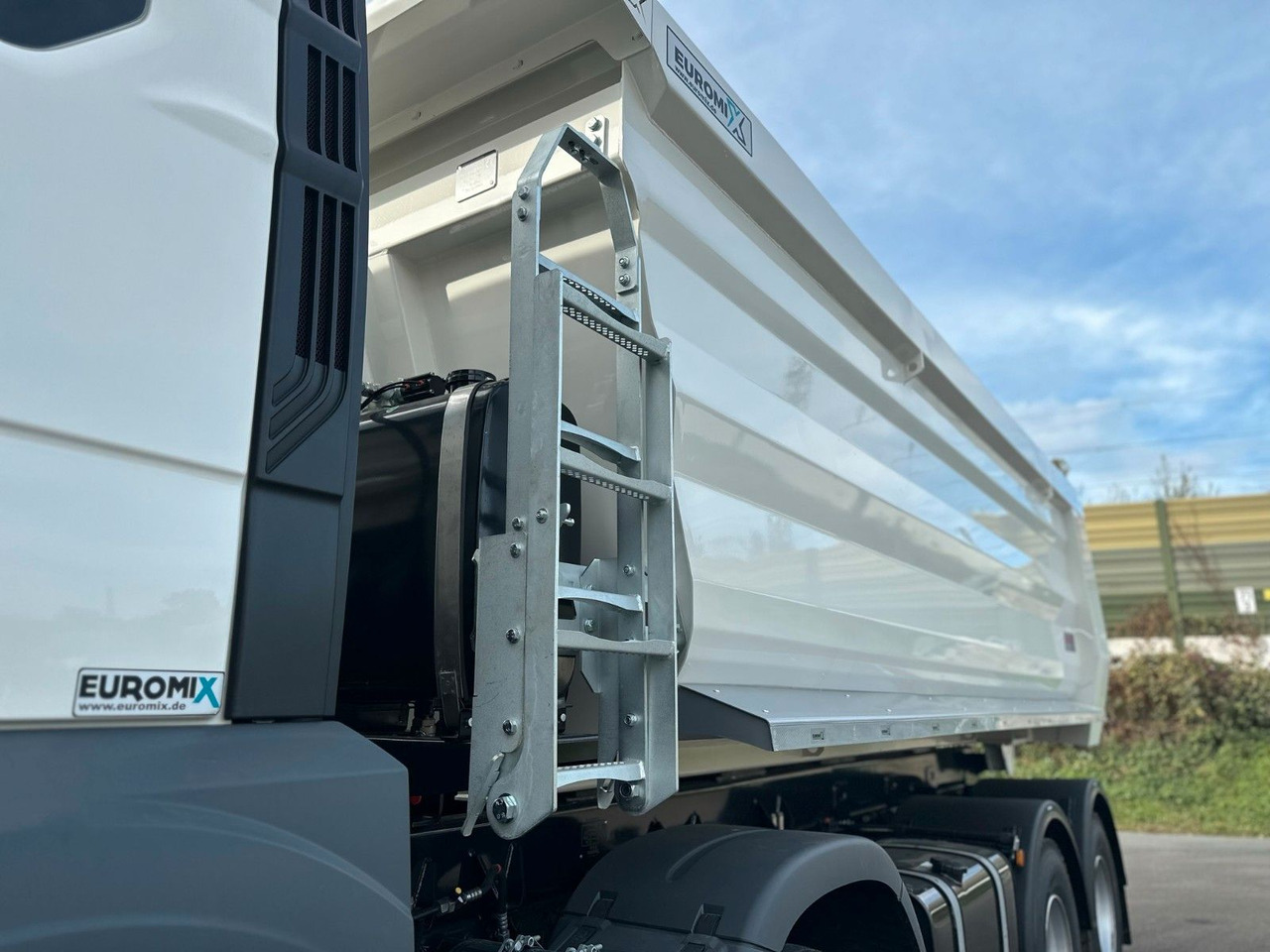 Cho thuê  MAN TGS 41.520 BB 8X4 Euromix Retarder MAN TGS 41.520 BB 8X4 Euromix Retarder: hình 17