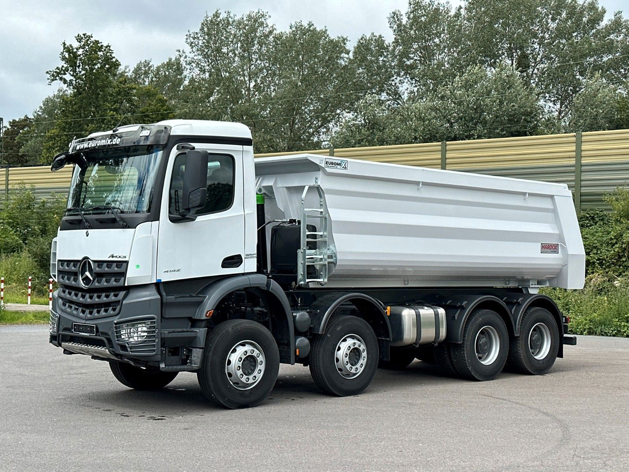 Mercedes-Benz 4142 8X4 Mulden- Kipper - EuromixMTP - Xe ben: hình 1 Mercedes-Benz 4142 8X4 Mulden- Kipper - EuromixMTP - Xe ben: hình 1