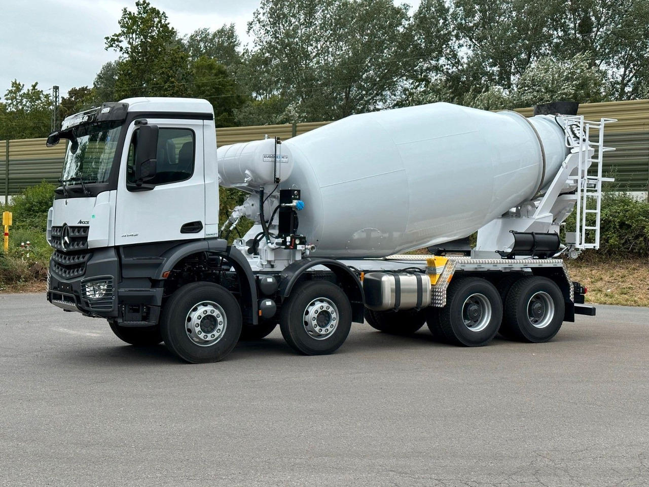 Mercedes-Benz AROCS 5 4142 B 8X4 Euro 3 EuromixMTP EM 10 - Xe trộn bê tông: hình 3 Mercedes-Benz AROCS 5 4142 B 8X4 Euro 3 EuromixMTP EM 10 - Xe trộn bê tông: hình 3