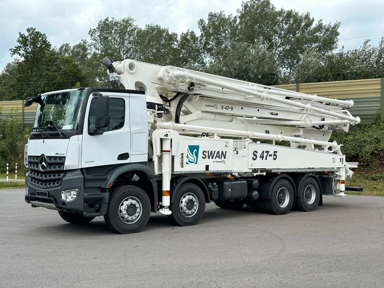 Mercedes-Benz Arocs 5 4142 8x4 SWAN TSP 47-5 160RZ ( 47m ) - Xe trộn bê tông: hình 4 Mercedes-Benz Arocs 5 4142 8x4 SWAN TSP 47-5 160RZ ( 47m ) - Xe trộn bê tông: hình 4