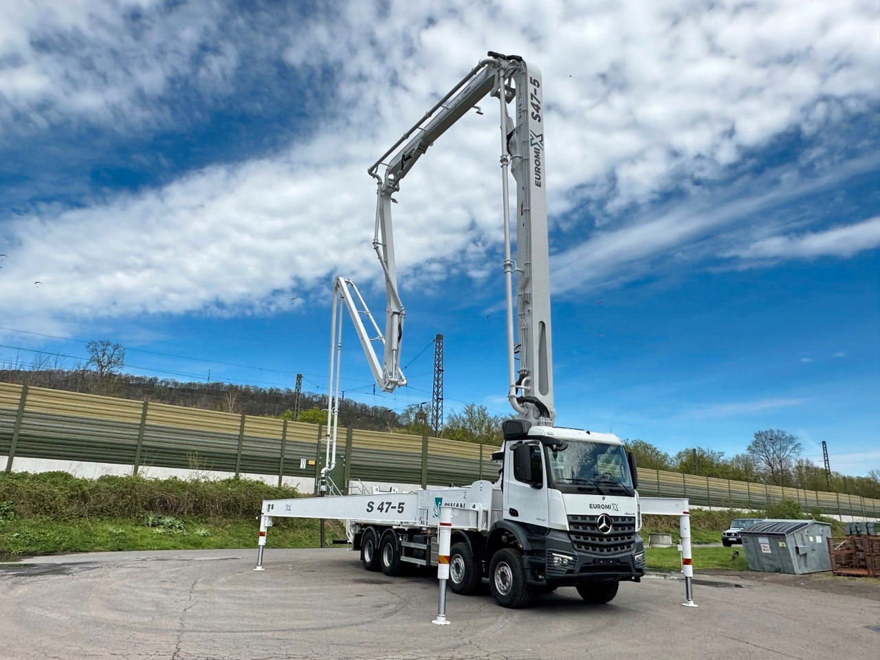 Mercedes-Benz Arocs 5 4542 8x4 SWAN TSP 47-5 160RZ ( 47m ) - Xe bơm bê tông: hình 4 Mercedes-Benz Arocs 5 4542 8x4 SWAN TSP 47-5 160RZ ( 47m ) - Xe bơm bê tông: hình 4