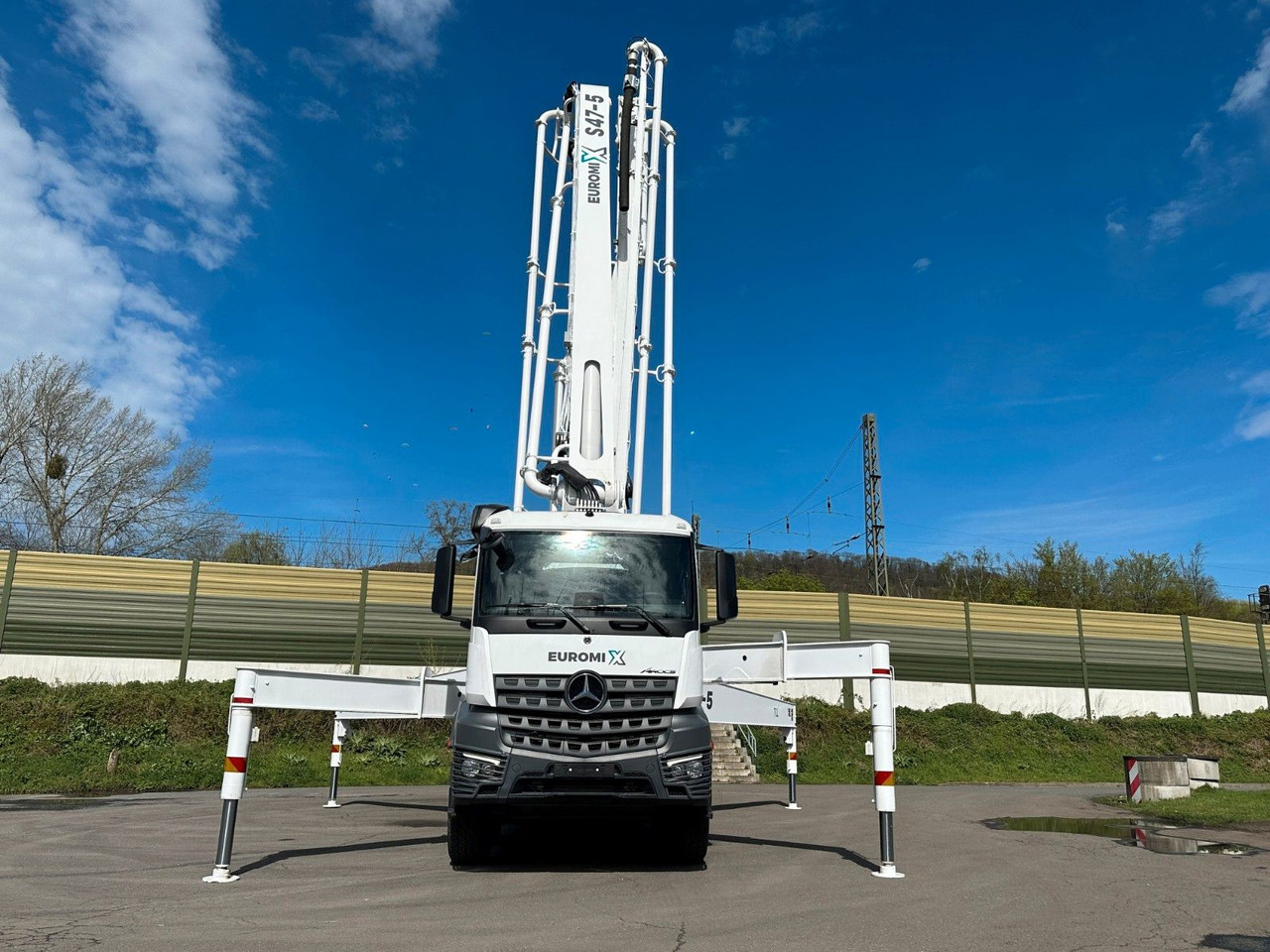 Mercedes-Benz Arocs 5 4542 8x4 SWAN TSP 47-5 160RZ ( 47m ) - Xe bơm bê tông: hình 3 Mercedes-Benz Arocs 5 4542 8x4 SWAN TSP 47-5 160RZ ( 47m ) - Xe bơm bê tông: hình 3
