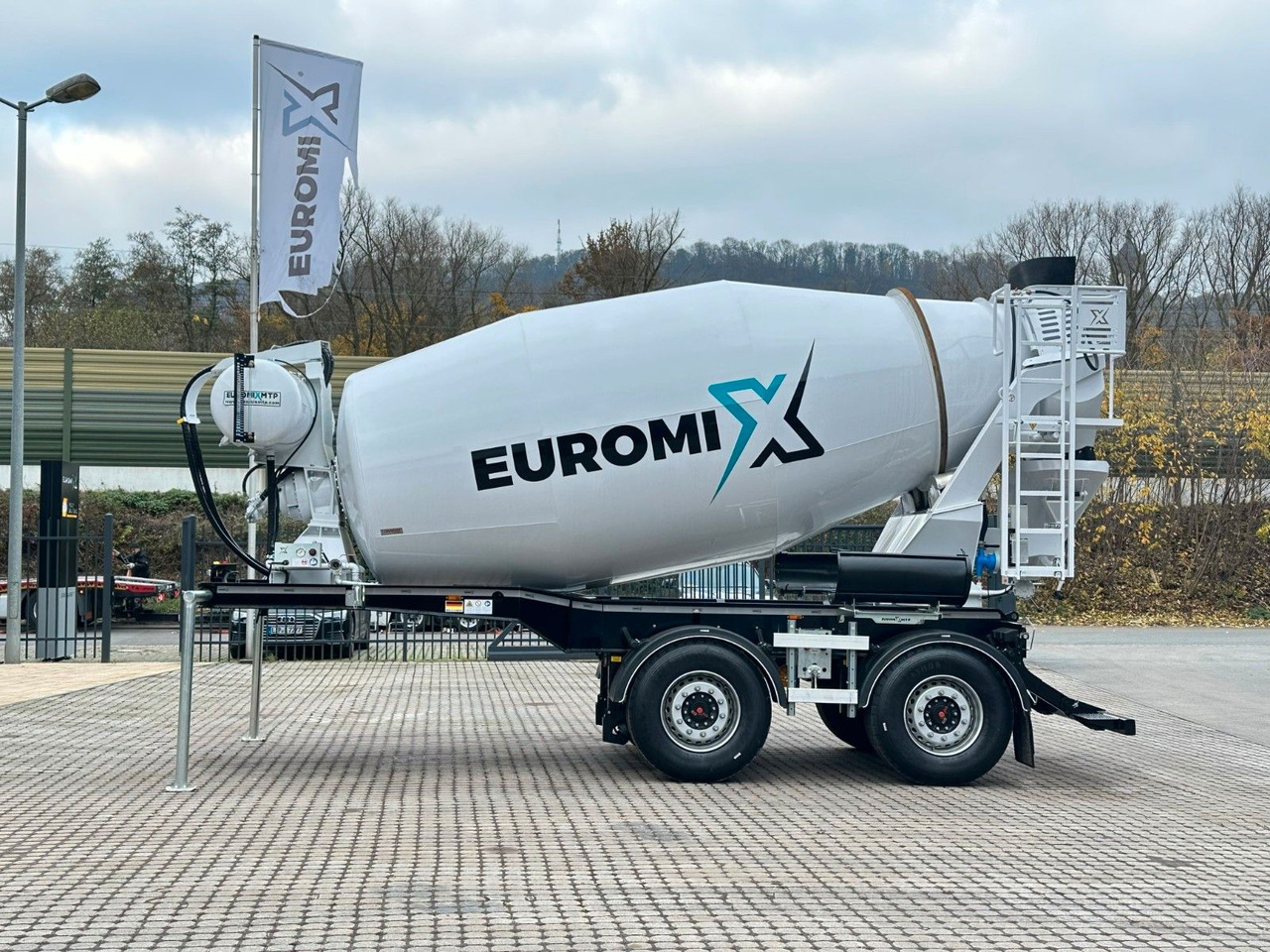EUROMIX MTP - Fahrmischer EM 10 L 2-Achser - Sơ mi rơ moóc: hình 1 EUROMIX MTP - Fahrmischer EM 10 L 2-Achser - Sơ mi rơ moóc: hình 1