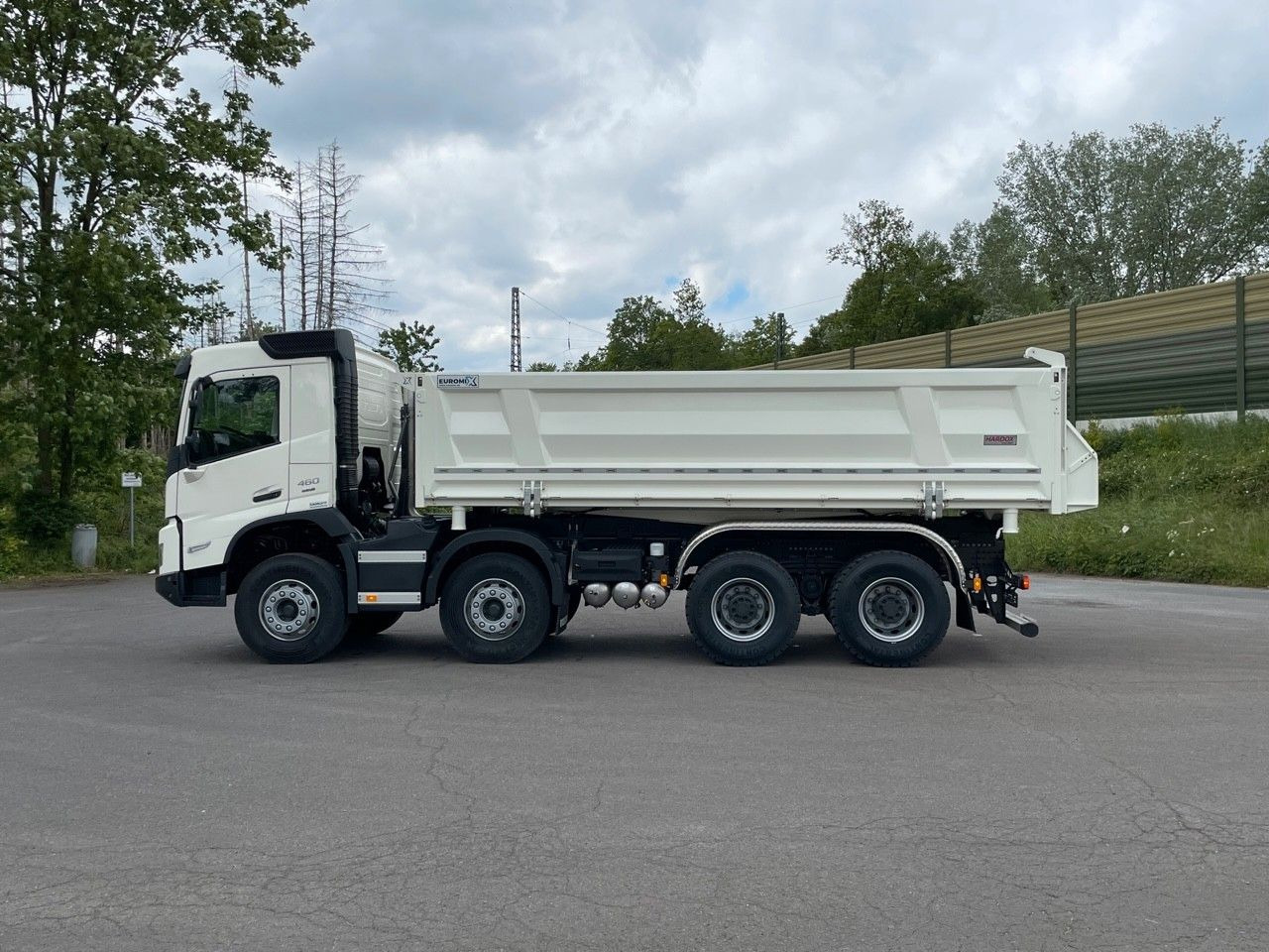 Volvo FMX 460 8x4 / WECHSELSYSTEM KIPPER+MISCHER Volvo FMX 460 8x4 / WECHSELSYSTEM KIPPER+MISCHER - Xe trộn bê tông: hình 3 Volvo FMX 460 8x4 / WECHSELSYSTEM KIPPER+MISCHER Volvo FMX 460 8x4 / WECHSELSYSTEM KIPPER+MISCHER - Xe trộn bê tông: hình 3