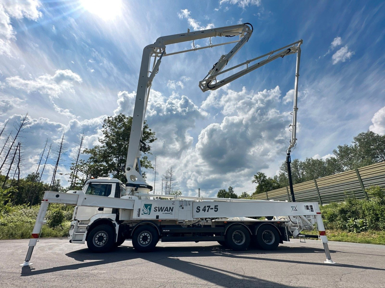 Volvo FMX 500 8x4 SWAN 47m Betonpumpe EuromixMTP - Xe bơm bê tông: hình 5 Volvo FMX 500 8x4 SWAN 47m Betonpumpe EuromixMTP - Xe bơm bê tông: hình 5
