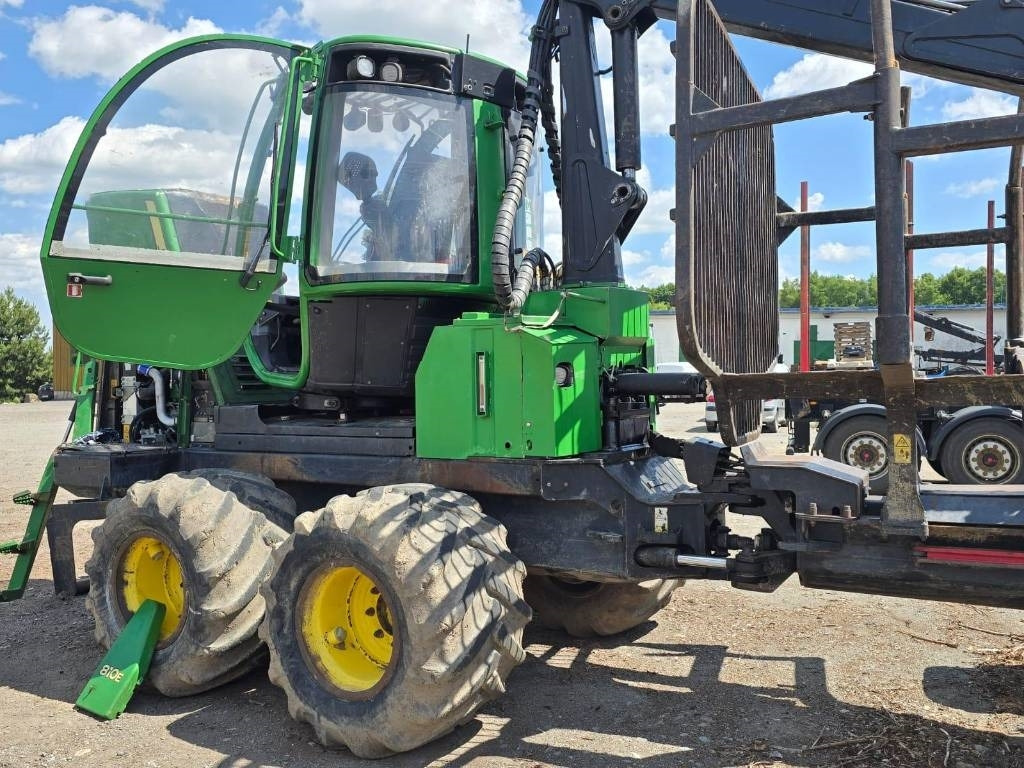 John Deere 810 E  - Máy chuyển tiếp: hình 4 John Deere 810 E  - Máy chuyển tiếp: hình 4