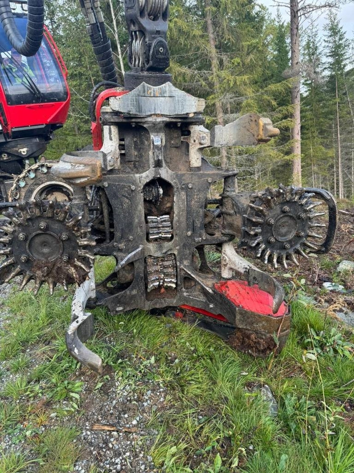 Máy thu hoạch rừng Komatsu 951 XC: hình 9 Máy thu hoạch rừng Komatsu 951 XC: hình 9