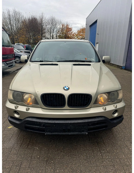 BMW X5 **3.0-PETROL-ESSENCE** - SUV: hình 2 BMW X5 **3.0-PETROL-ESSENCE** - SUV: hình 2