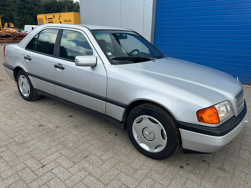 Mercedes-Benz C-Klasse **C250DIESEL+AIRCO** - Sedan: hình 3 Mercedes-Benz C-Klasse **C250DIESEL+AIRCO** - Sedan: hình 3