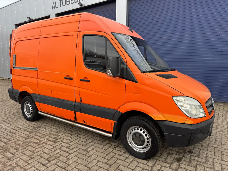 Mercedes-Benz Sprinter 310 310 - Xe van chở hàng: hình 3 Mercedes-Benz Sprinter 310 310 - Xe van chở hàng: hình 3