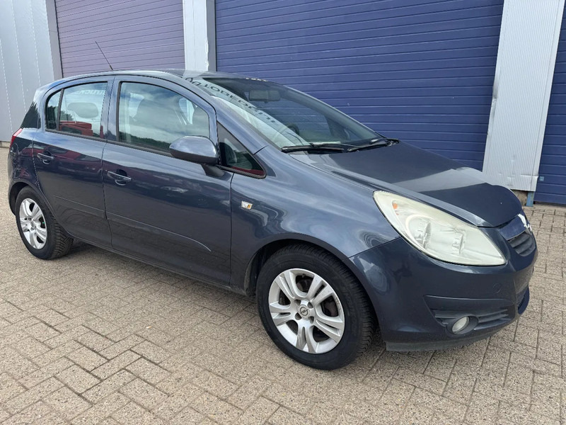 Opel Corsa **EURO4-AIRCO** - Sedan: hình 3 Opel Corsa **EURO4-AIRCO** - Sedan: hình 3