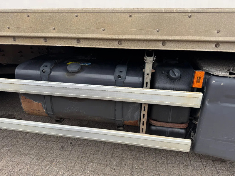 Scania P320 **6X2-STEERING AXXLE** - Xe tải hộp: hình 4 Scania P320 **6X2-STEERING AXXLE** - Xe tải hộp: hình 4