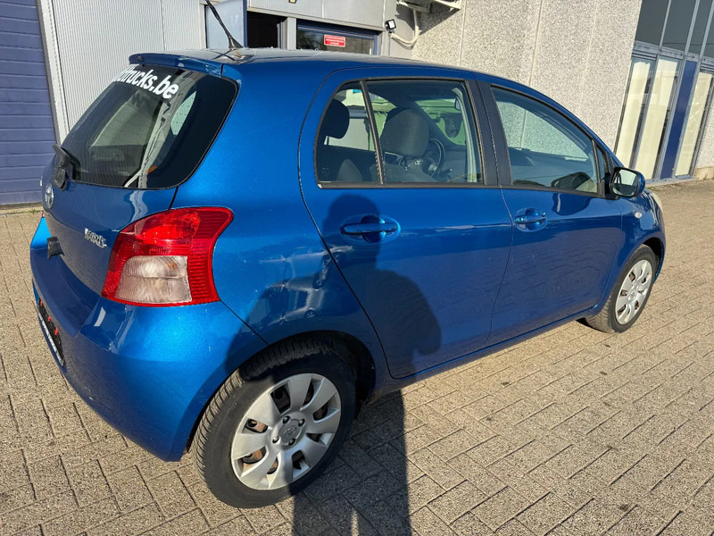 Toyota Yaris **PETROL-ESSENCE-AC** - Hatchback: hình 4 Toyota Yaris **PETROL-ESSENCE-AC** - Hatchback: hình 4