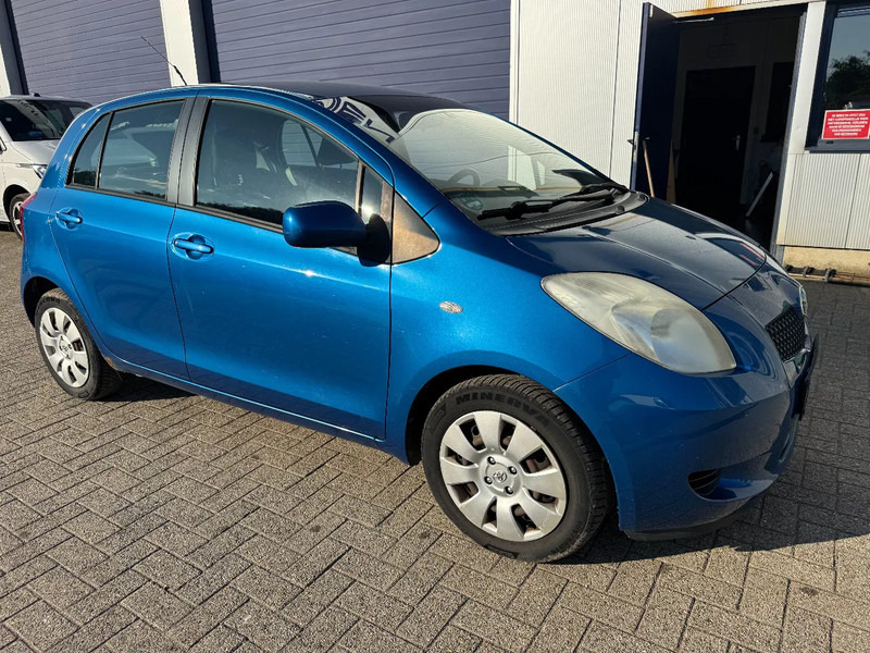 Toyota Yaris **PETROL-ESSENCE-AC** - Hatchback: hình 3 Toyota Yaris **PETROL-ESSENCE-AC** - Hatchback: hình 3