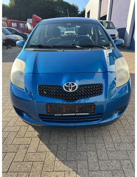Toyota Yaris **PETROL-ESSENCE-AC** - Hatchback: hình 2 Toyota Yaris **PETROL-ESSENCE-AC** - Hatchback: hình 2