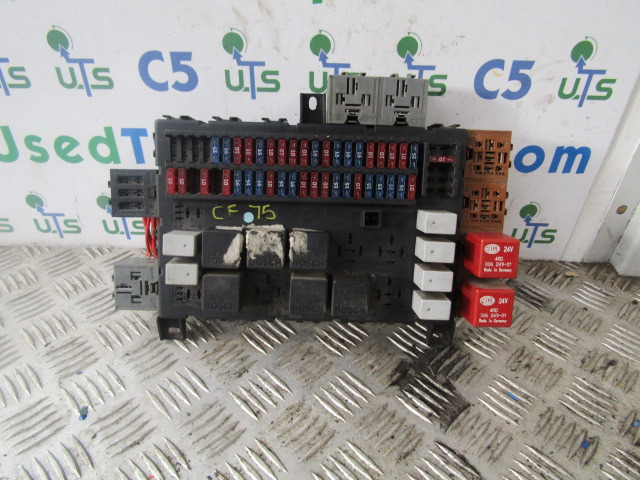 DAF CF75 FUSE BOARD 1373830 - Linh kiện điện cho Xe tải: hình 1 DAF CF75 FUSE BOARD 1373830 - Linh kiện điện cho Xe tải: hình 1