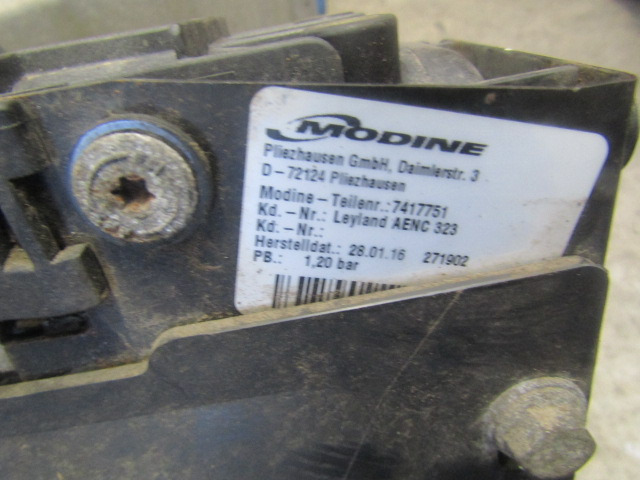 DAF LF 220 RADIATOR P/NO AENC323 - Bộ tản nhiệt cho Xe tải: hình 3 DAF LF 220 RADIATOR P/NO AENC323 - Bộ tản nhiệt cho Xe tải: hình 3