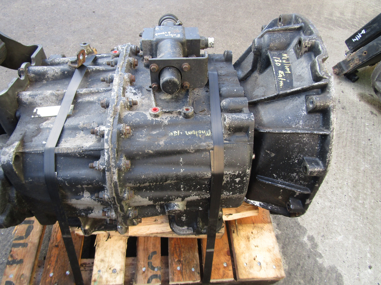 EATON 6 SPEED RENAULT MIDLUM GEARBOX TYPE FSO/5206B - Hộp số cho Xe tải: hình 3 EATON 6 SPEED RENAULT MIDLUM GEARBOX TYPE FSO/5206B - Hộp số cho Xe tải: hình 3
