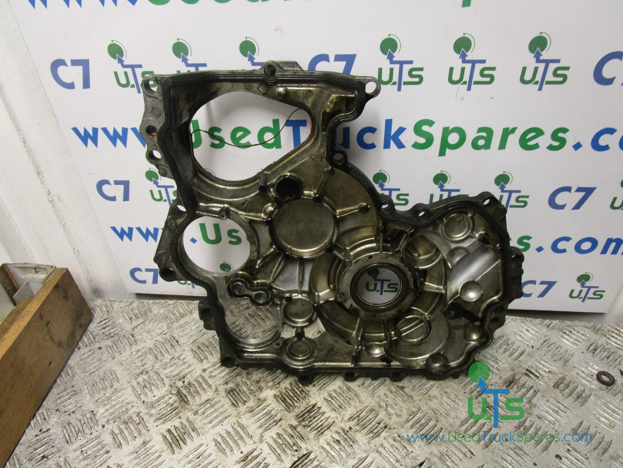 ISUZU NKR (4JJ1) OUTER TIMING COVER - Động cơ và các bộ phận cho Xe tải: hình 1 ISUZU NKR (4JJ1) OUTER TIMING COVER - Động cơ và các bộ phận cho Xe tải: hình 1