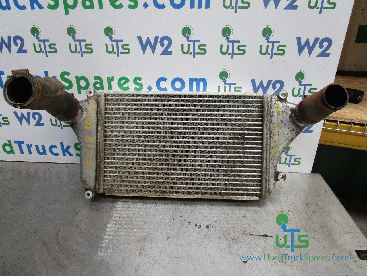 MITSUBISHI FUSO 75C INTERCOOLER AND PIPES P/NO ME417888 - Động cơ và các bộ phận cho Xe tải: hình 1 MITSUBISHI FUSO 75C INTERCOOLER AND PIPES P/NO ME417888 - Động cơ và các bộ phận cho Xe tải: hình 1