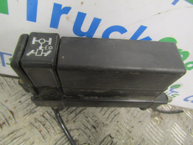 RENAULT MIDLUM DCI PTO IN CAB CONTROL - Cabin và nội thất cho Xe tải: hình 3 RENAULT MIDLUM DCI PTO IN CAB CONTROL - Cabin và nội thất cho Xe tải: hình 3