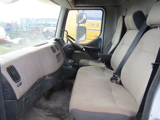 RENAULT MIDLUM DXI 7.5T CAB (2013) - Cabin cho Xe tải: hình 3 RENAULT MIDLUM DXI 7.5T CAB (2013) - Cabin cho Xe tải: hình 3