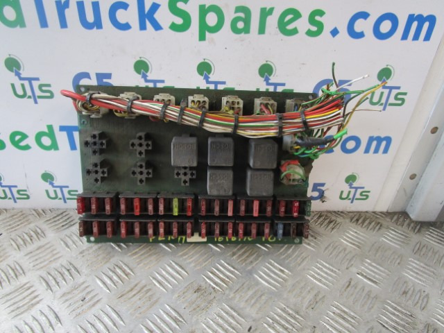 VOLVO FL10/FL7 FUSEBOARD 1618770-P01 - Linh kiện điện cho Xe tải: hình 1 VOLVO FL10/FL7 FUSEBOARD 1618770-P01 - Linh kiện điện cho Xe tải: hình 1