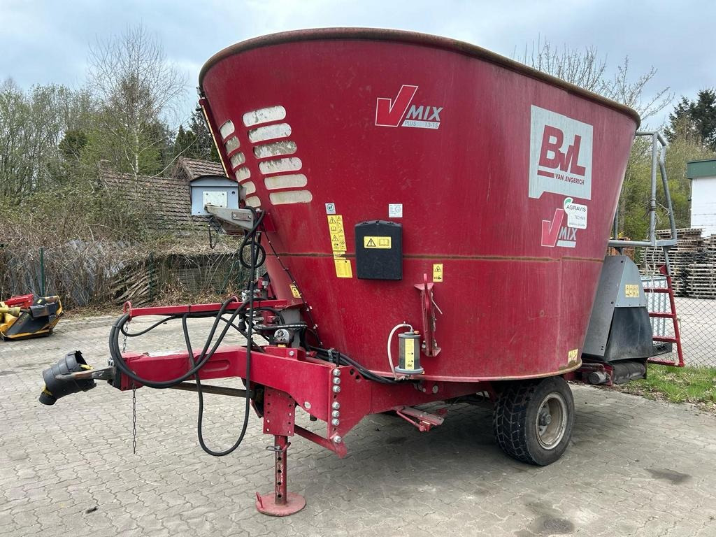 BVL V-Mix Plus 13-1S - Xe trộn thức ăn gia súc: hình 1 BVL V-Mix Plus 13-1S - Xe trộn thức ăn gia súc: hình 1