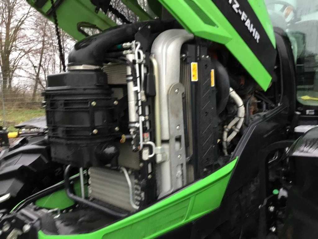 Deutz AGROTRON 6215 TTV - Máy cày: hình 4 Deutz AGROTRON 6215 TTV - Máy cày: hình 4