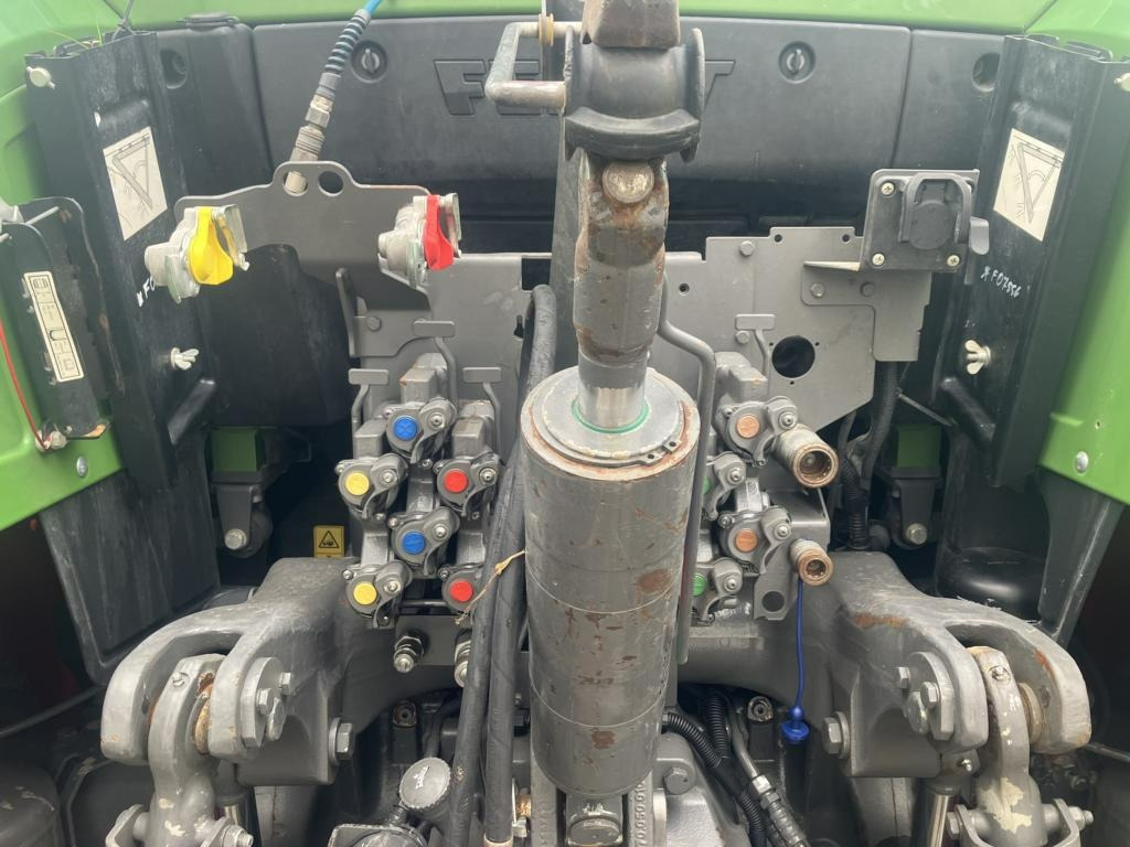 Máy cày Fendt 724 Profi Plus: hình 21