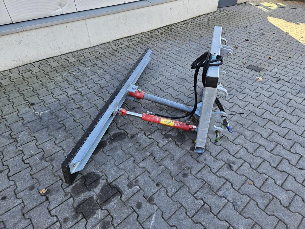 Fliegl Gummi-Schiebeschild - Máy chất hàng trước cho máy cày: hình 4 Fliegl Gummi-Schiebeschild - Máy chất hàng trước cho máy cày: hình 4