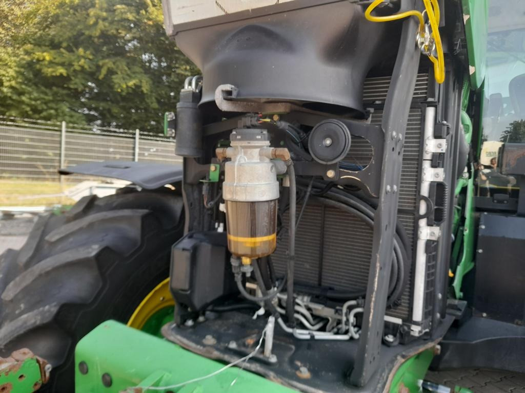 John Deere 6215 R - Máy cày: hình 5 John Deere 6215 R - Máy cày: hình 5