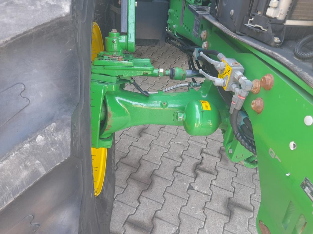 John Deere 6215 R - Máy cày: hình 3 John Deere 6215 R - Máy cày: hình 3