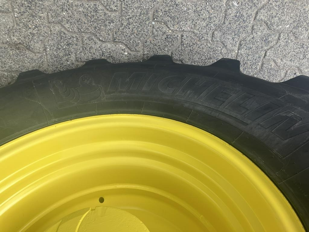 John Deere 6R 185 - Máy cày: hình 4 John Deere 6R 185 - Máy cày: hình 4
