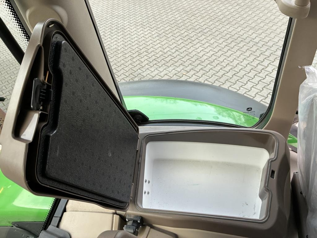 John Deere 6R150 - Máy cày: hình 5 John Deere 6R150 - Máy cày: hình 5