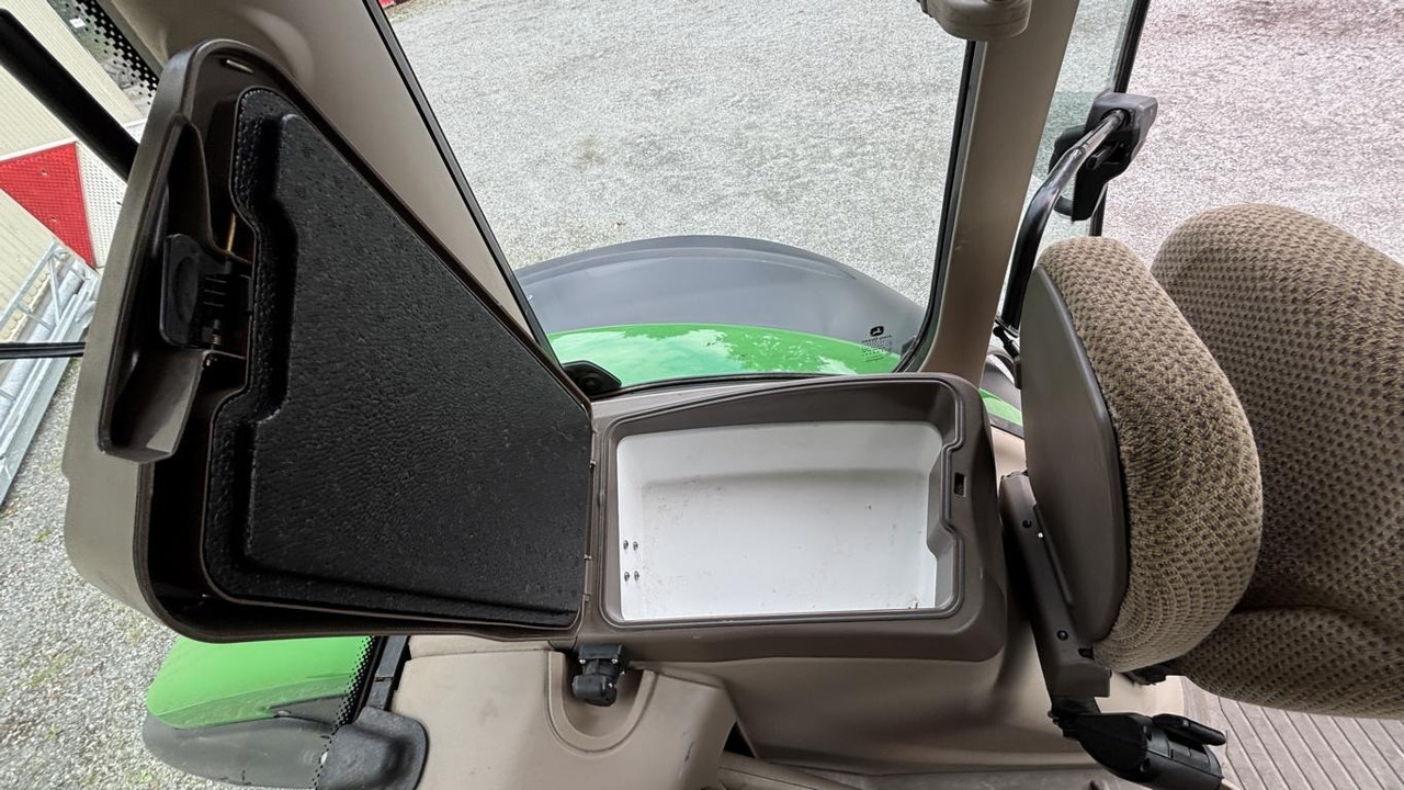 John Deere 6R195 - Máy cày: hình 5 John Deere 6R195 - Máy cày: hình 5