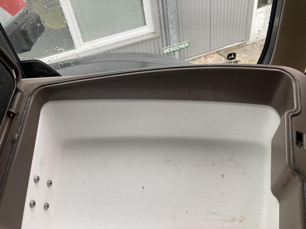 John Deere 6R250 - Máy cày: hình 4 John Deere 6R250 - Máy cày: hình 4